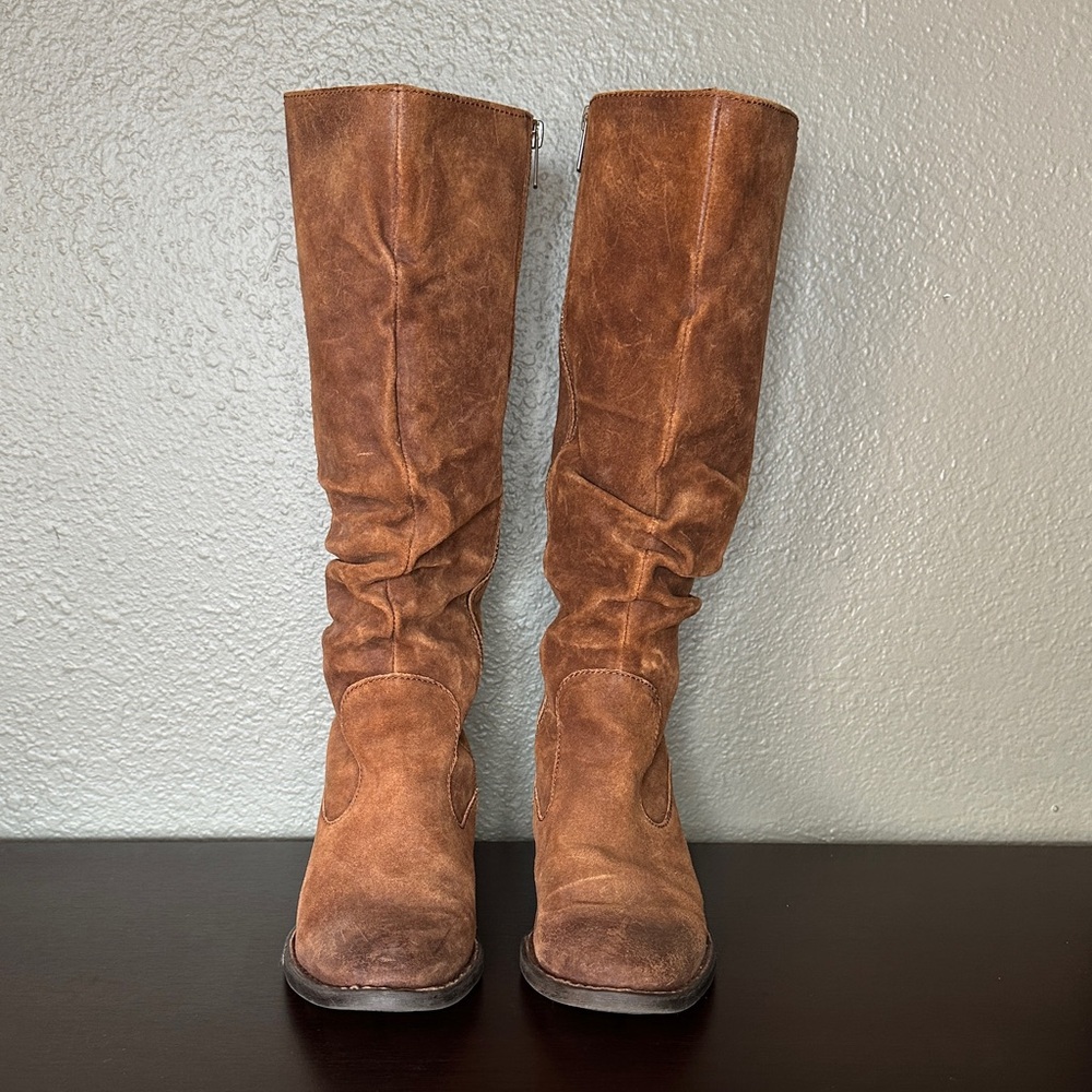 Born Suede Boots (7.5) - Picture 2 of 11